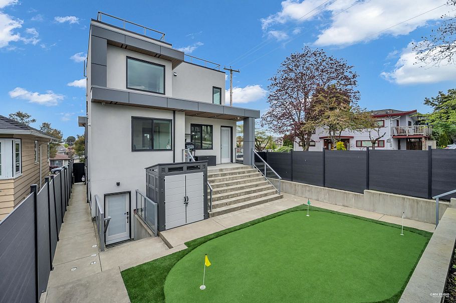 2796 E 4th Avenue Vancouver, BC - 36