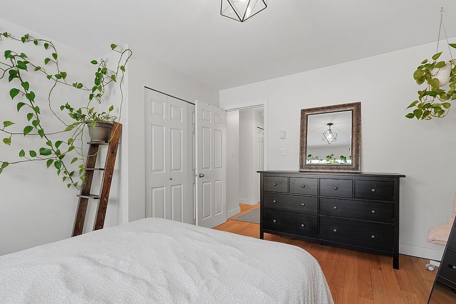 1 1606 W 10th Avenue Vancouver, BC - 13