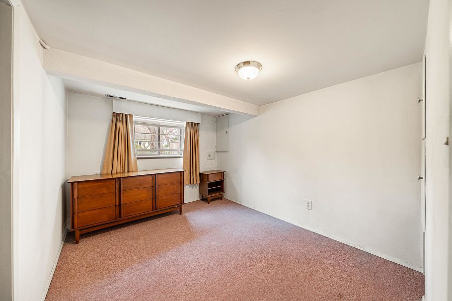 2578 Oxford Street Vancouver, BC - 14