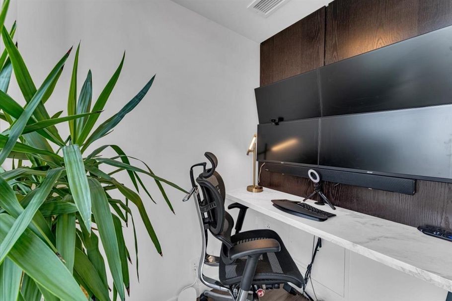 PH2502 999 Seymour Street Vancouver, BC - 24