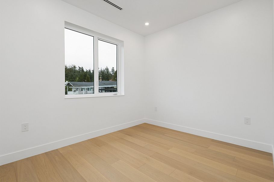 2 3639 E 46th Avenue Vancouver, BC - 27