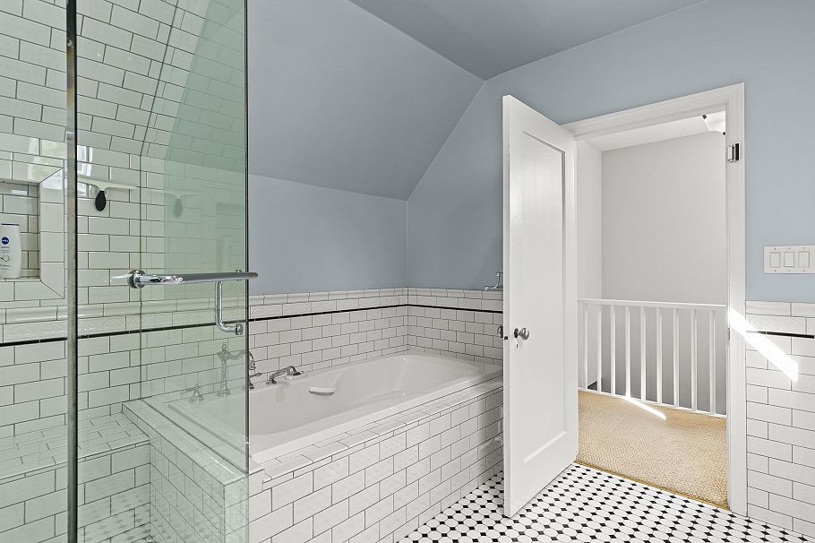 3388 W 31st Avenue Vancouver, BC - 23