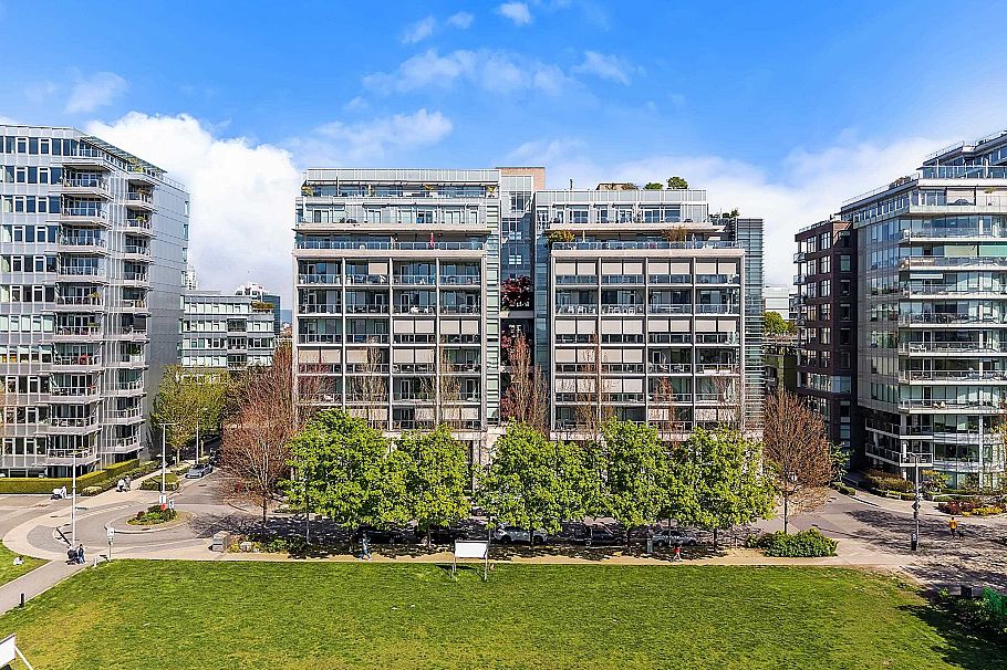 180 Athletes Way Vancouver, BC - 1