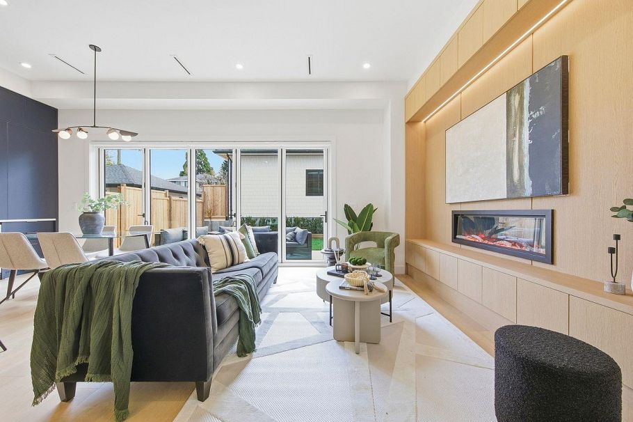 2 3708 W 18th Avenue Vancouver, BC - 3