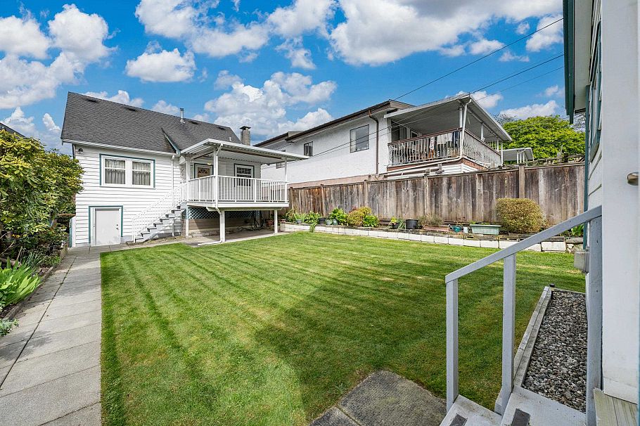 2578 Oxford Street Vancouver, BC - 20