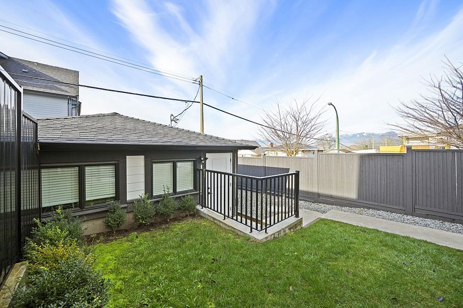 3192 E 23rd Avenue Vancouver, BC - 9