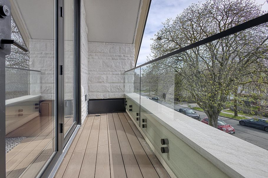 1 2425 Kitchener Street Vancouver, BC - 26