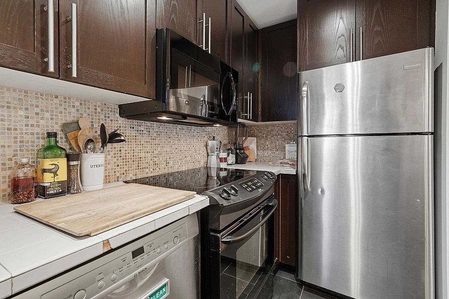 1 1606 W 10th Avenue Vancouver, BC - 8