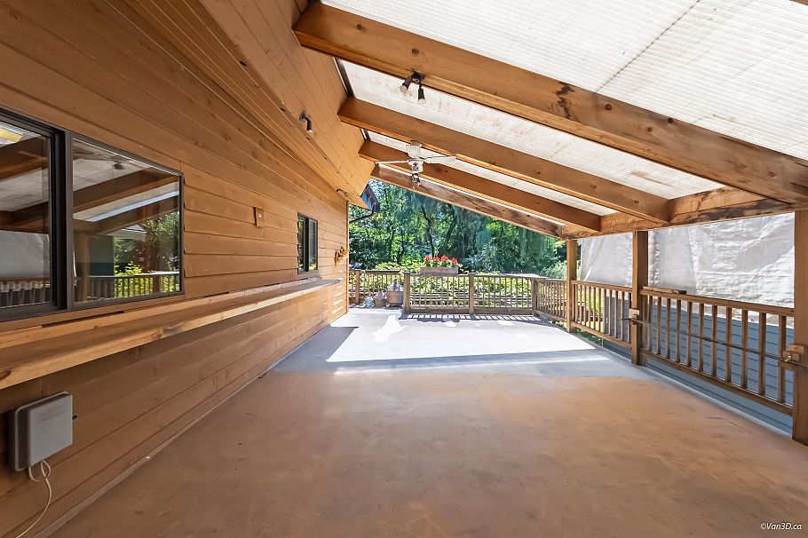 4585 Raeburn Street North Vancouver, BC - 30