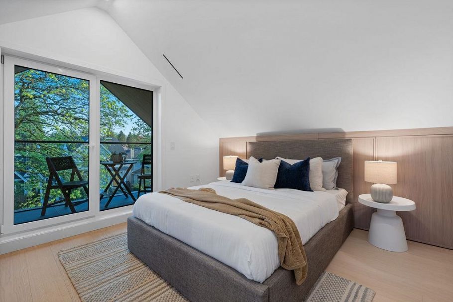 1 2935 W 15th Avenue Vancouver, BC - 31