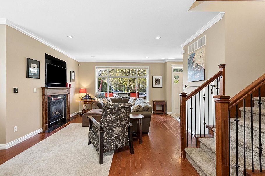 250 E 17th Street North Vancouver, BC - 5