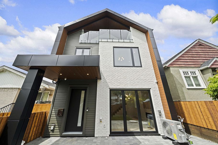 1 6461 E Prince Edward Street Vancouver, BC - 26