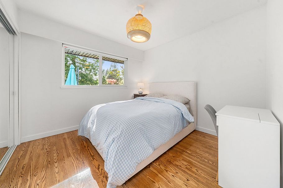 2289 Whitman Avenue North Vancouver, BC - 23