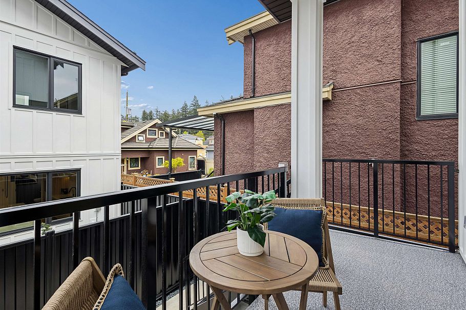 1 3637 E 46th Avenue Vancouver, BC - 18