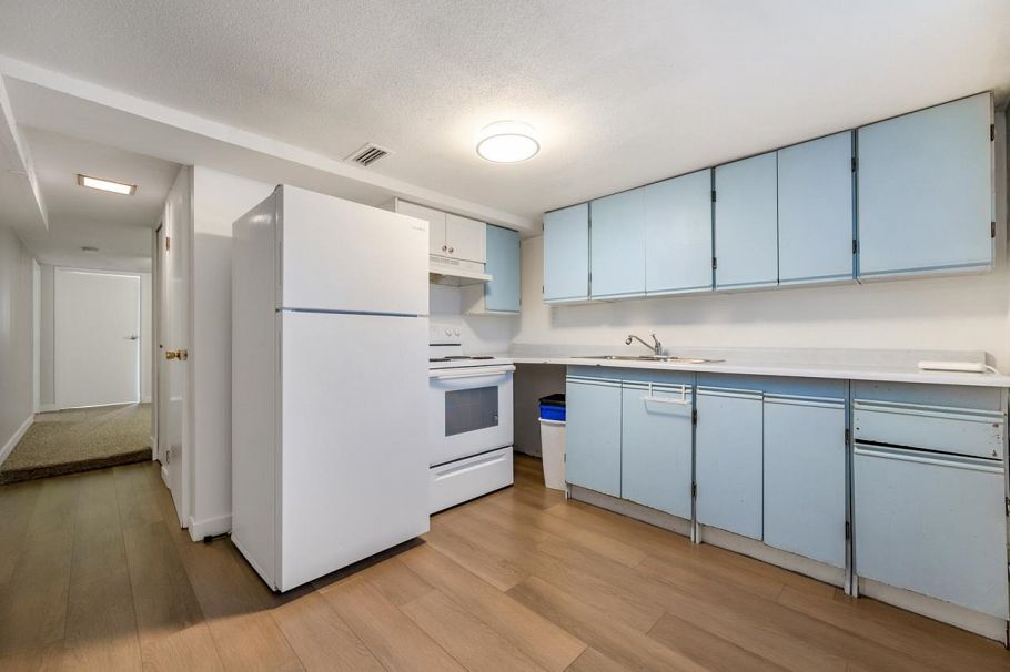 3383 Wellington Avenue Vancouver, BC - 9