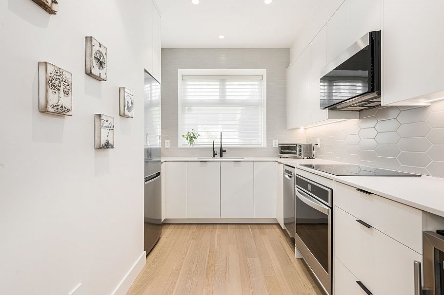 1823 Napier Street Vancouver, BC - 12