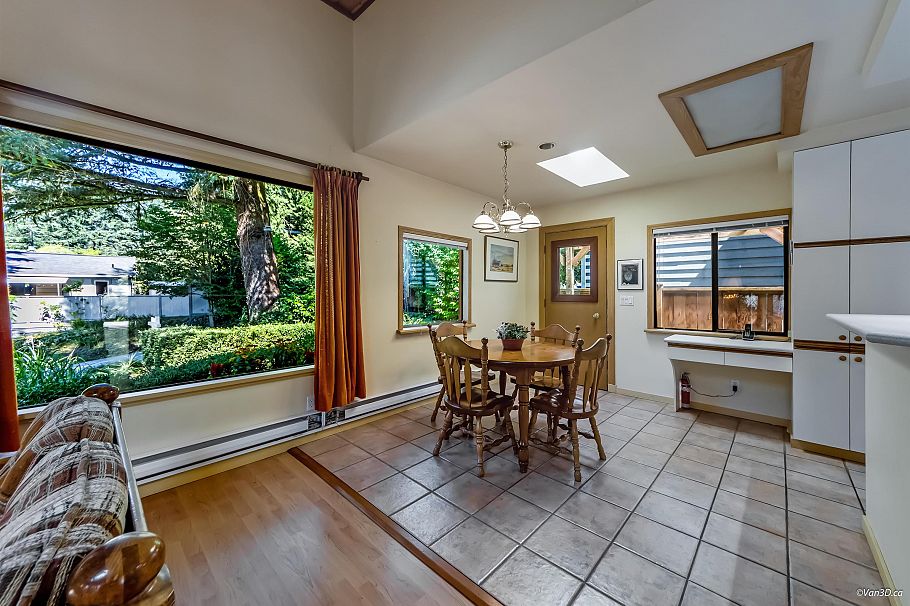 4585 Raeburn Street North Vancouver, BC - 7