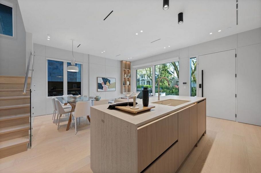 1 2935 W 15th Avenue Vancouver, BC - 11