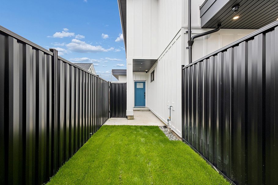 2 3639 E 46th Avenue Vancouver, BC - 31