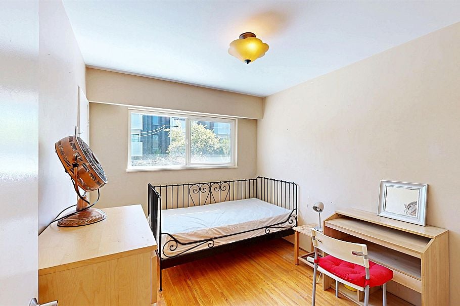 3752 Beatrice Street Vancouver, BC - 12