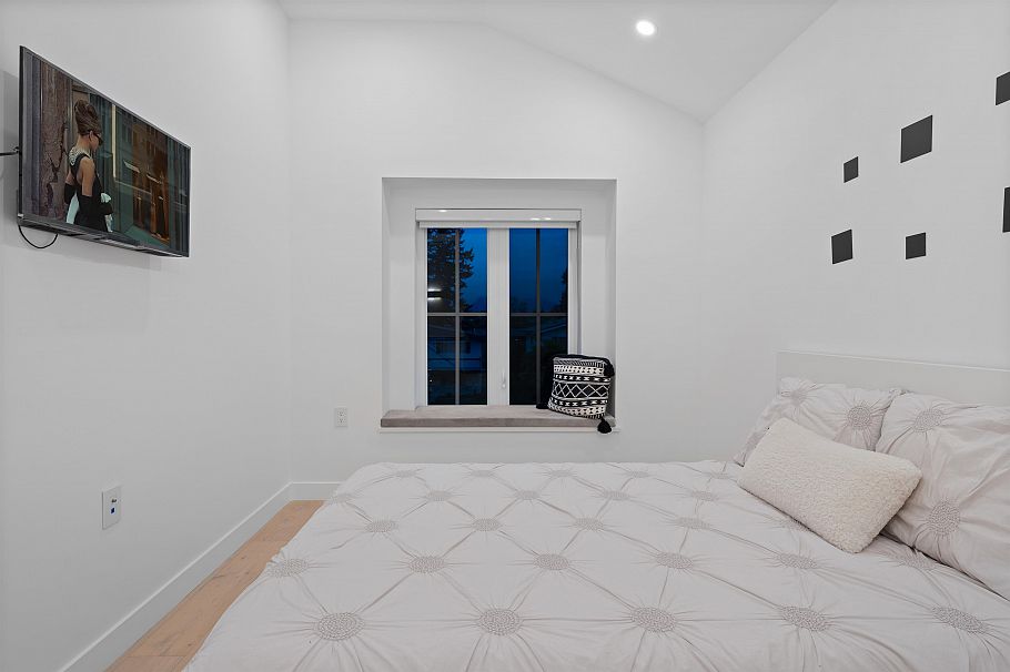 1440 E 17th Avenue Vancouver, BC - 25