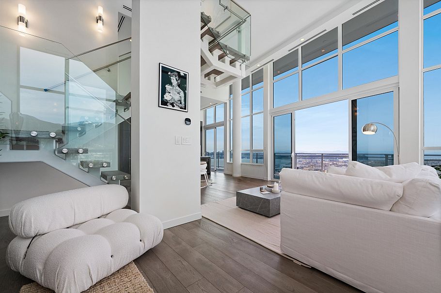 2403 125 E 14th Street North Vancouver, BC - 21