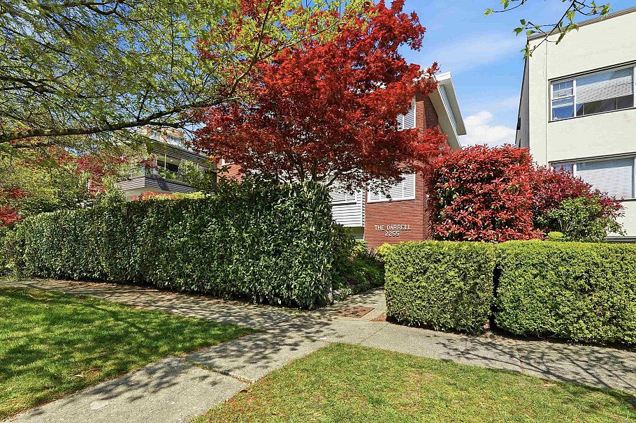 8 2255 W 40th Avenue Vancouver, BC - 1