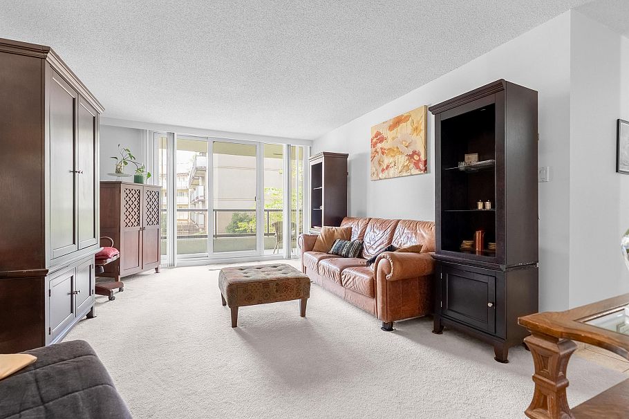 202 4353 Halifax Street Burnaby, BC - 4