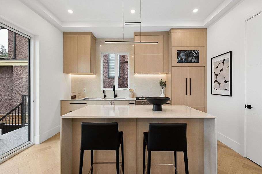 1 3637 E 46th Avenue Vancouver, BC - 13