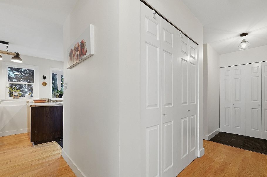 1 1606 W 10th Avenue Vancouver, BC - 20