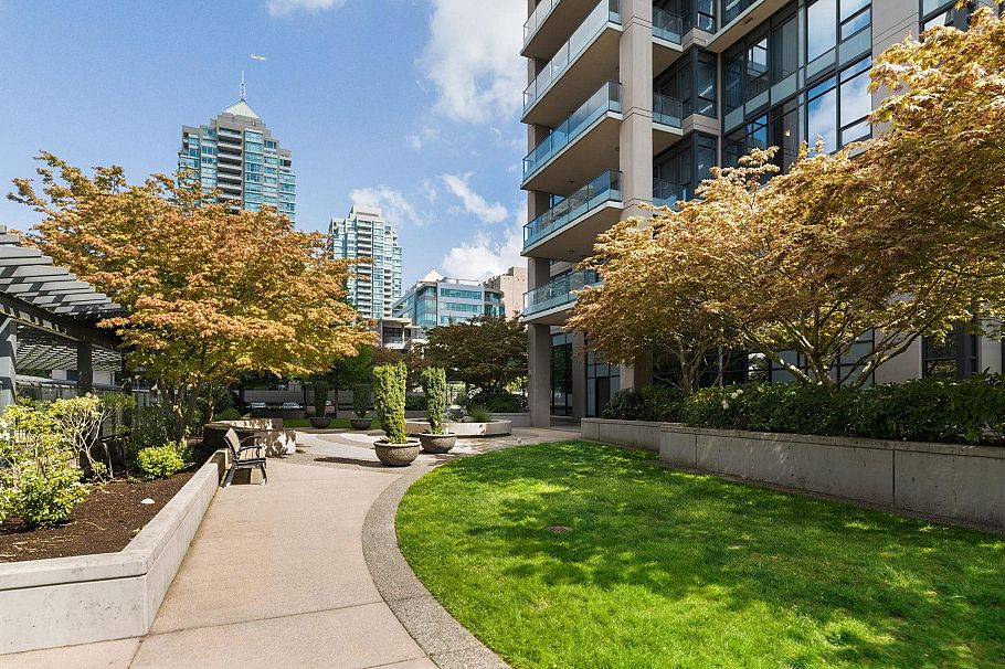 101 2077 Rosser Avenue Burnaby, BC - 29