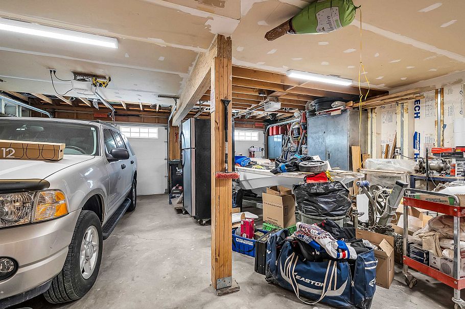 938 Beaumont Drive North Vancouver, BC - 33