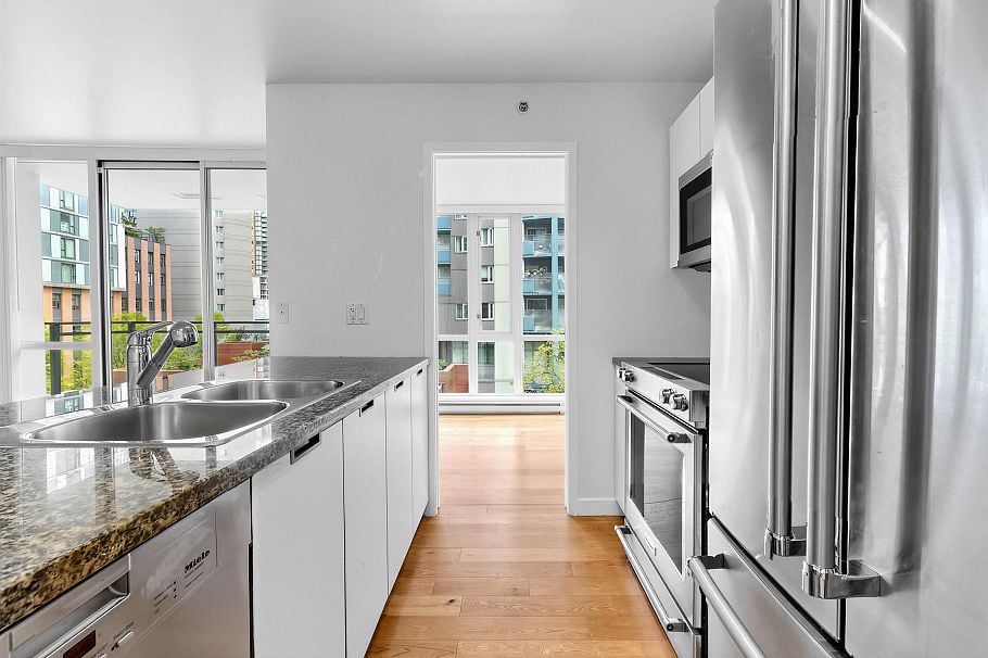 602 1082 Seymour Street Vancouver, BC - 11