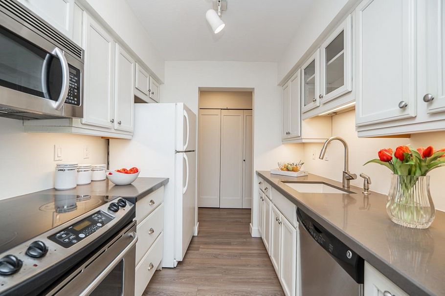 206 1549 Kitchener Street Vancouver, BC - 11