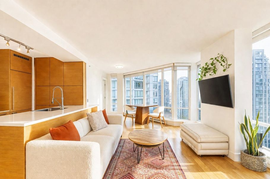 1901 565 Smithe Street Vancouver, BC - 2