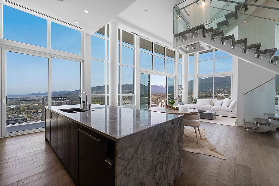 2403 125 E 14th Street North Vancouver, BC - 12