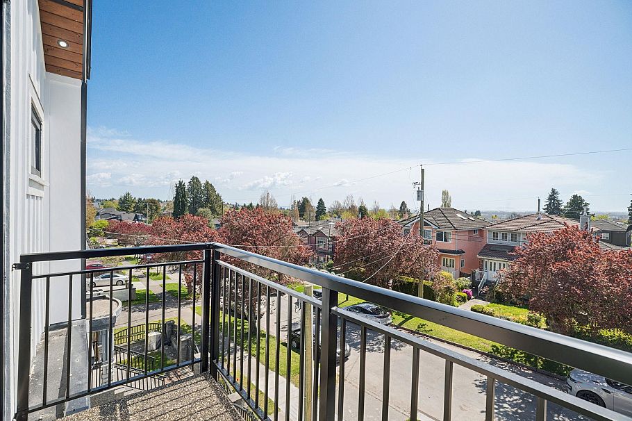 2 1005 E 55th Avenue Vancouver, BC - 26