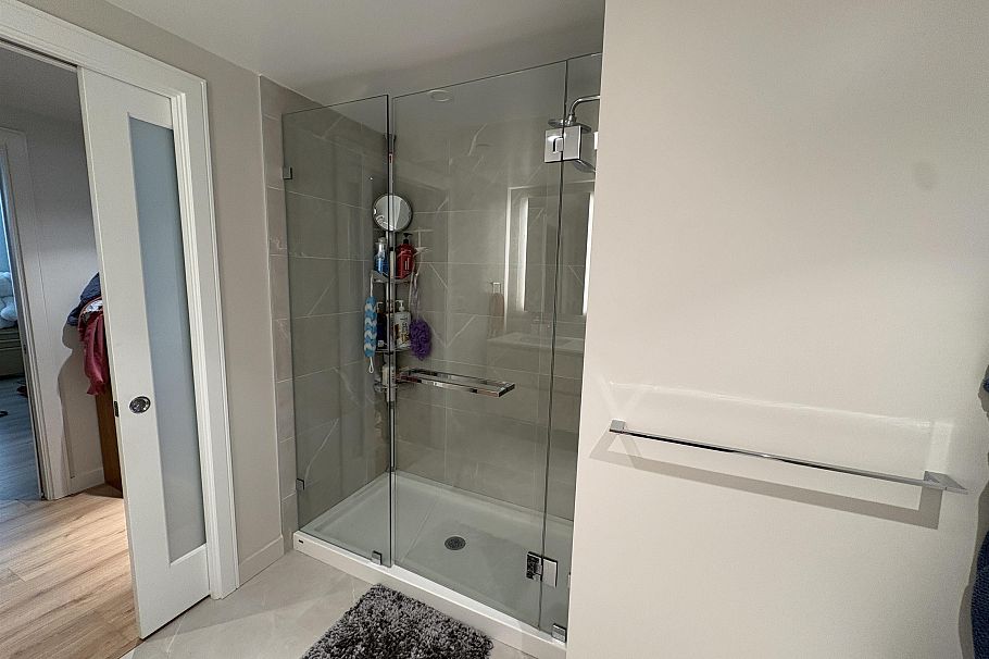 304 1500 Fern Street North Vancouver, BC - 13