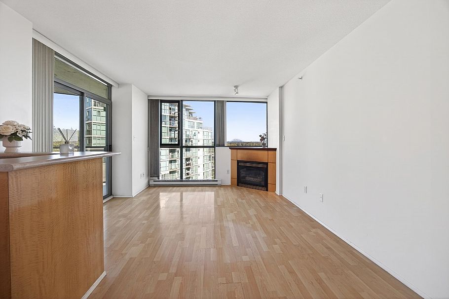 1001 2733 Chandlery Place Vancouver, BC - 3