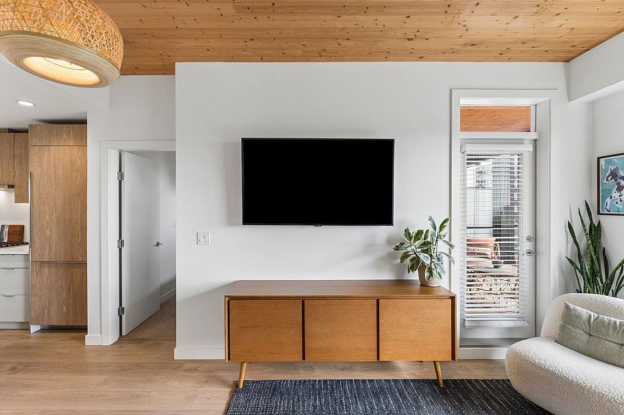 603 108 E 8th Street North Vancouver, BC - 3