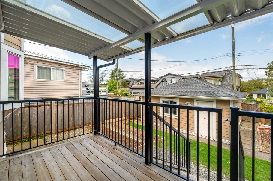 3639 E 26th Avenue Vancouver, BC - 31