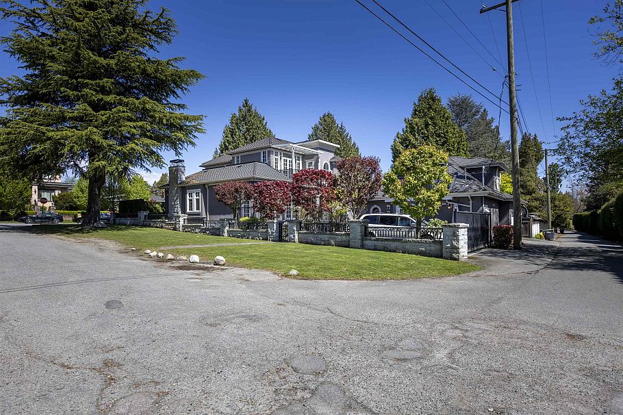 738 W 54th Avenue Vancouver, BC - 39