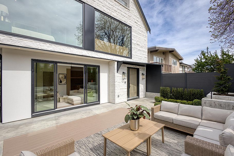 1 2425 Kitchener Street Vancouver, BC - 29