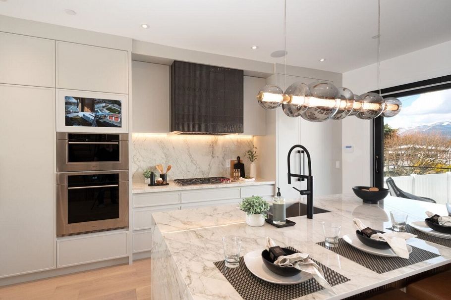 3679 Pandora Street Vancouver, BC - 11