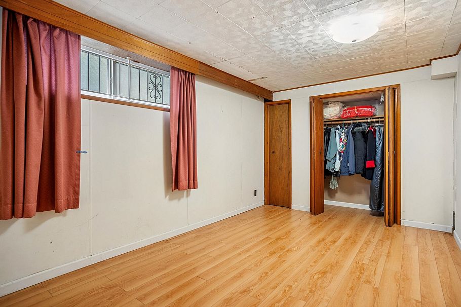 1388 E 60th Avenue Vancouver, BC - 29