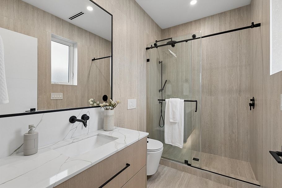 1 3639 E 46th Avenue Vancouver, BC - 20