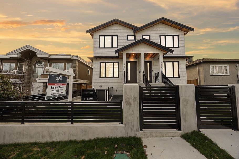 1 7361 Fraser Street Vancouver, BC - 2
