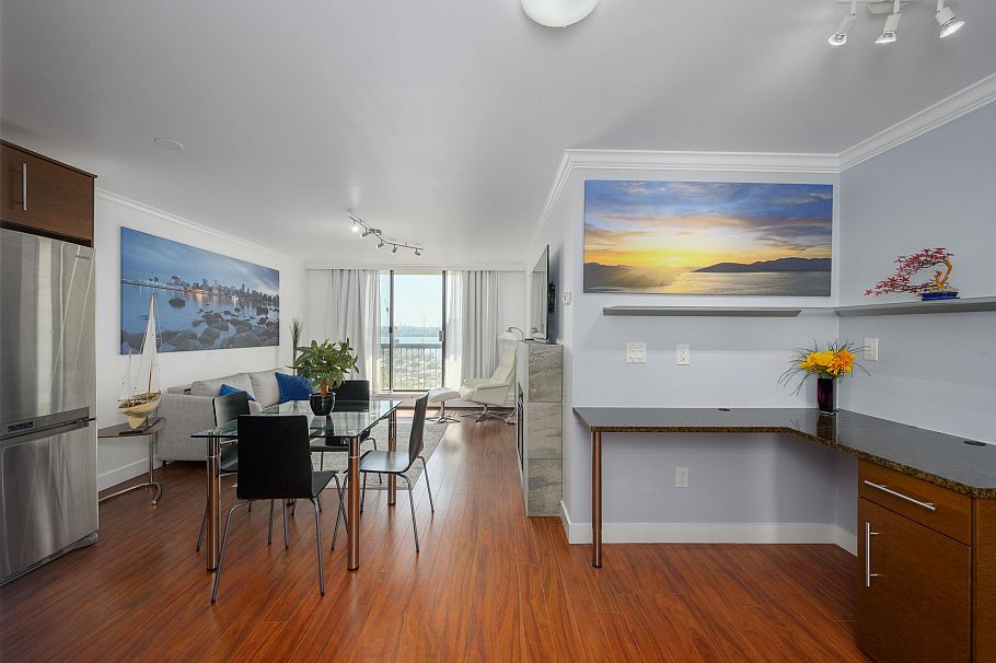 608 145 St. Georges Avenue North Vancouver, BC - 1