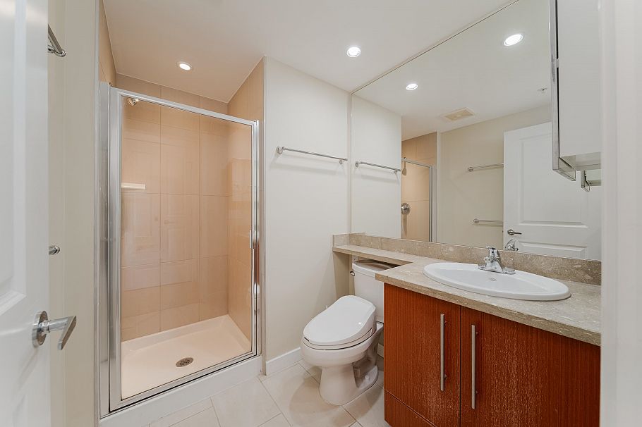 702 2688 West Mall Vancouver, BC - 24