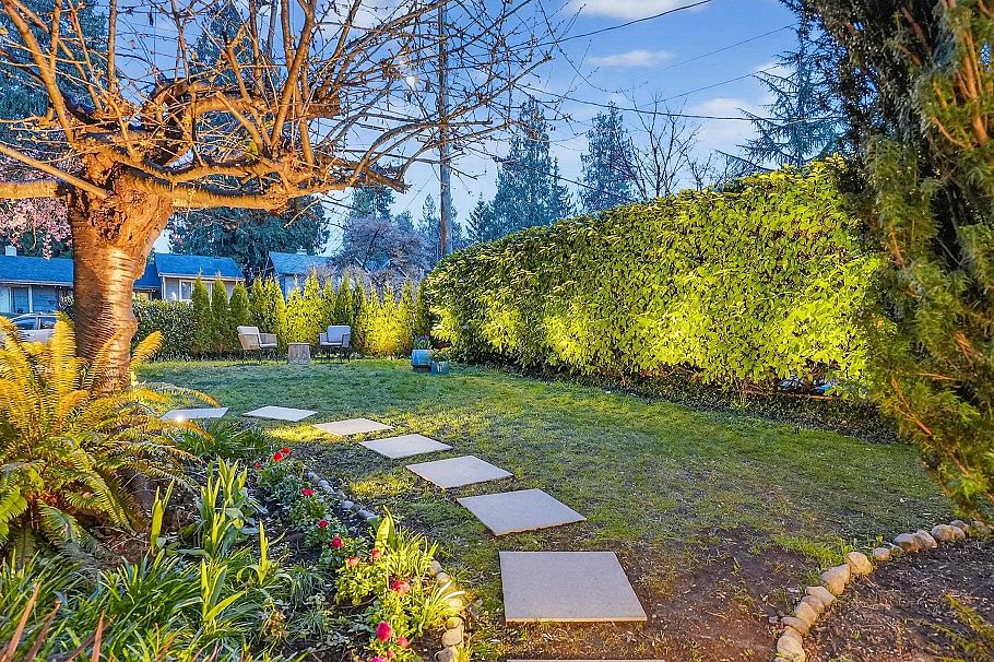 2221 Bowser Avenue North Vancouver, BC - 37